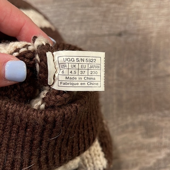 UGG Sweater Boots - Picture 6 of 6